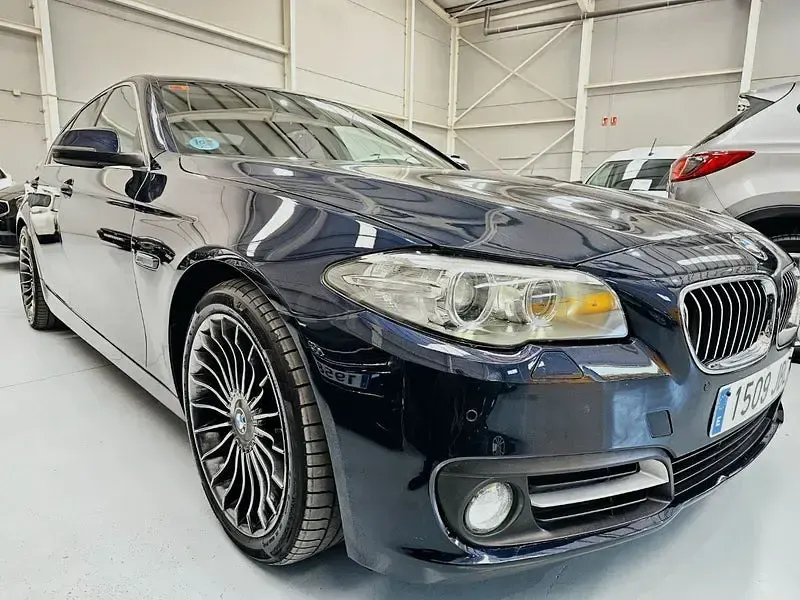 Usado BMW 520 Luxury Line 190 CV (139 kW) 2014 Azul Berlina