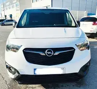 Usado Opel Combo Active 100 CV (73 kW) 2020 Blanco Monovolumen