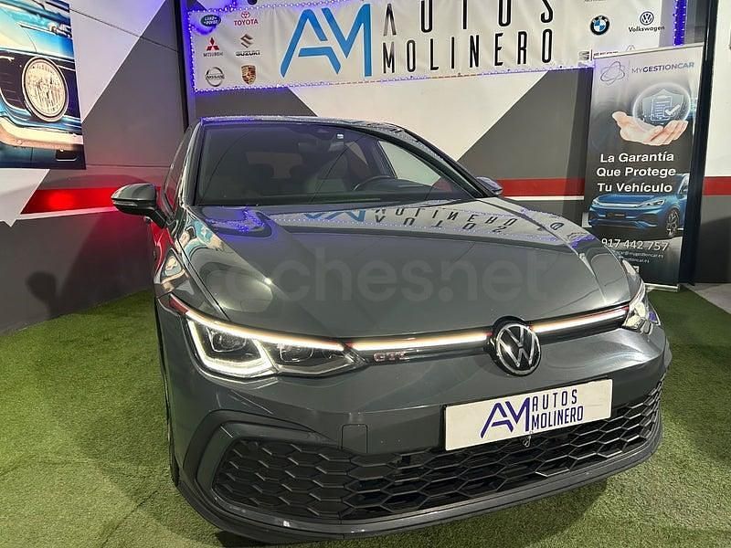 Usado VW Golf VIII GTI 245 CV (180 kW) 2021 Gris / plata Berlina