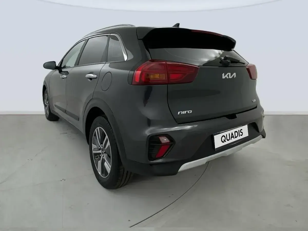 Usado Kia Niro 141 CV (103 kW) 2022 Gris SUV