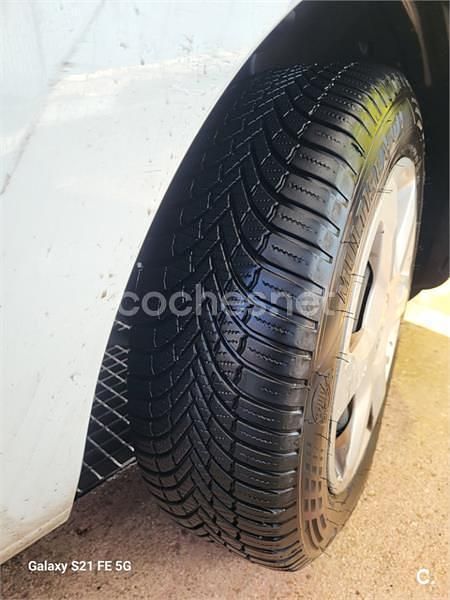 Usado Dacia Dokker Essentiel 102 CV (75 kW) 2018 Blanco Monovolumen