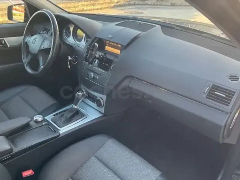 Usado Mercedes C220 Avantgarde 170 CV (125 kW) 2008 Negro Berlina