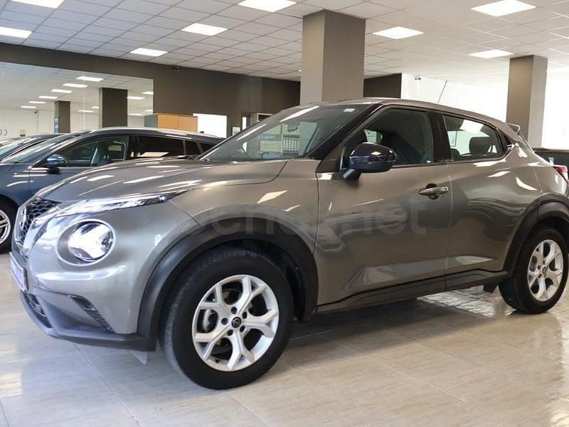 Usado Nissan Juke Acenta 114 CV (83 kW) 2021 Gris / plata SUV