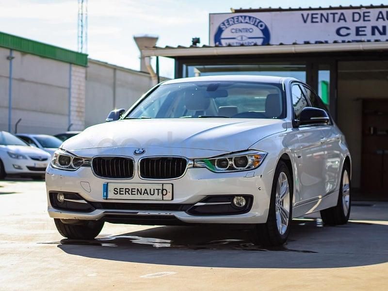 Usado BMW 318 Sport Line 150 CV (110 kW) 2015 Blanco Berlina