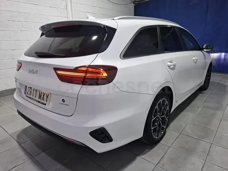 Usado Kia Ceed Style 100 CV (73 kW) 2025 Blanco Utilitario