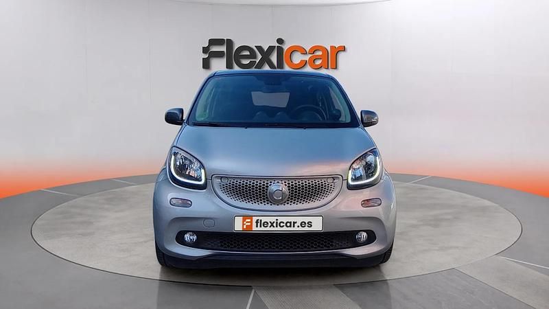 Usado Smart ForFour 90 CV (66 kW) 2017 Gris Utilitario
