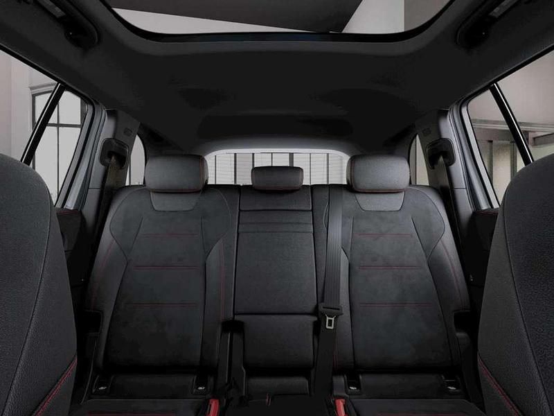 Usado Mercedes GLB200 150 CV (110 kW) 2025 SUV