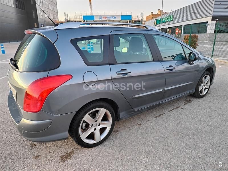 Usado Peugeot 308 SW Premium 140 CV (102 kW) 2010 Gris / plata Familiar