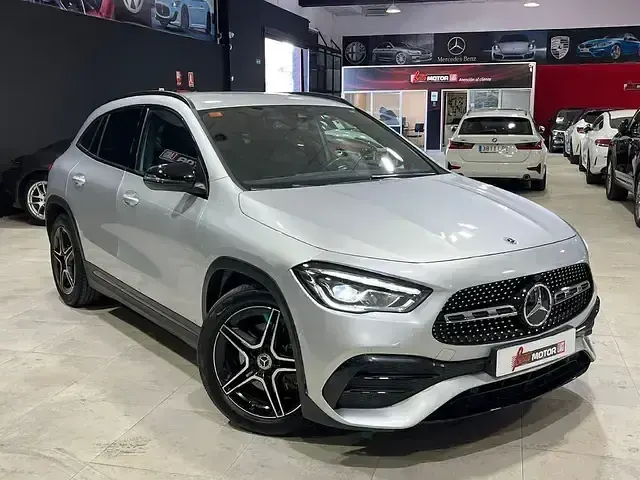 Usado Mercedes GLA200 150 HP (110 kW) 2021 Cinzento SUV