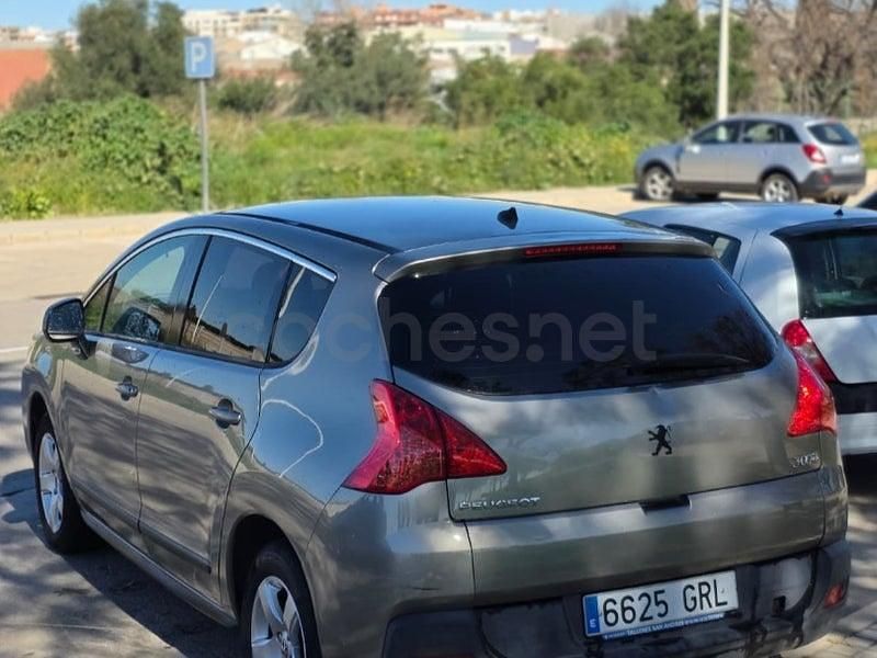 Usado Peugeot 3008 Premium 110 CV (80 kW) 2009 Beige Familiar