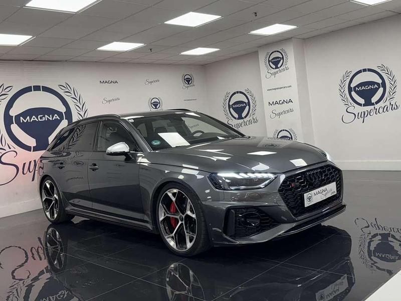 Usado Audi RS4 Competition 450 CV (330 kW) 2024 Gris Familiar