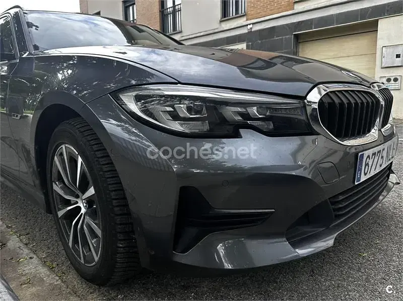 Usado BMW 330e Sport Line 292 CV (214 kW) 2022 Gris / plata Familiar