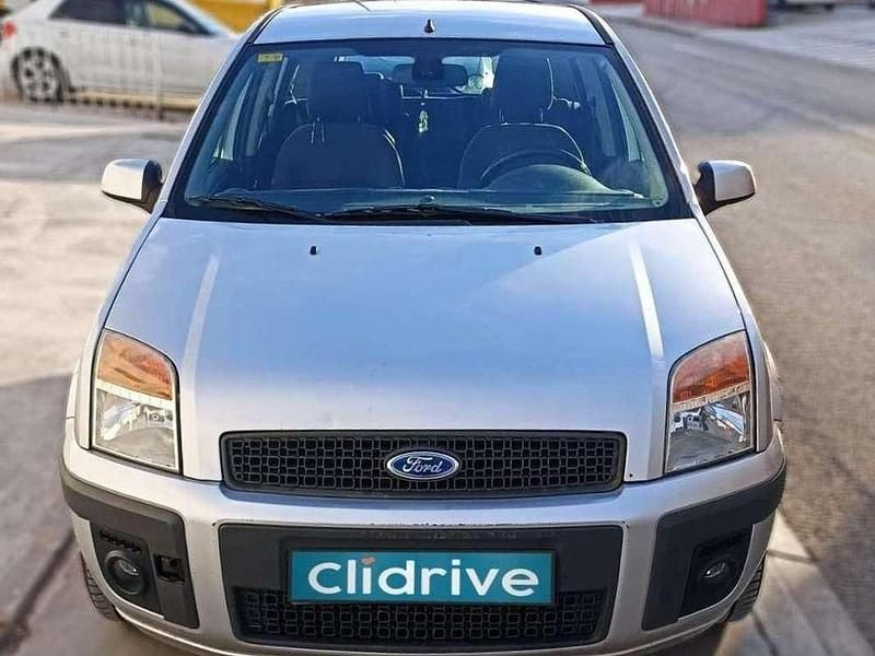 Usado Ford Fusion 68 CV (50 kW) 2007 Gris Monovolumen