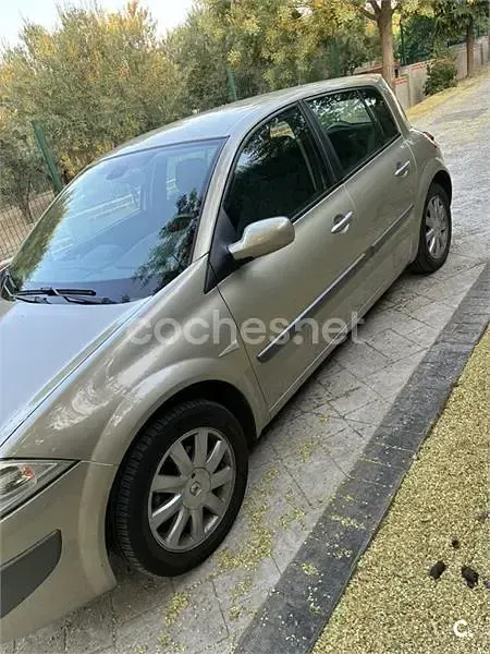Usado Renault Mégane III Dynamique 105 CV (77 kW) 2008 Beige Berlina