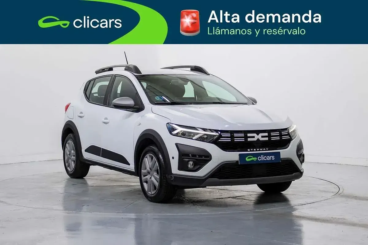 Usado Dacia Sandero Expression 101 CV (74 kW) 2023 Blanco Utilitario