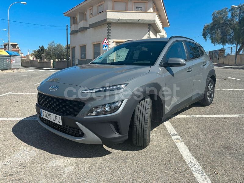 Gris / plata Usado 2021 Hyundai Kona Style SUV | 21.700 € (Un poco caro) - Imagen 1/4