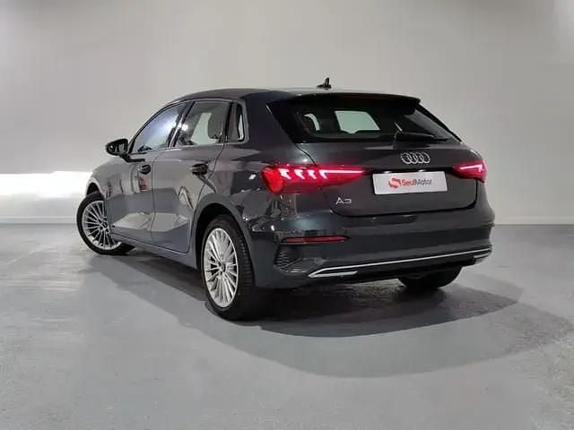 Usado Audi A3 Advanced Plus 116 CV (85 kW) 2024 Gris Berlina