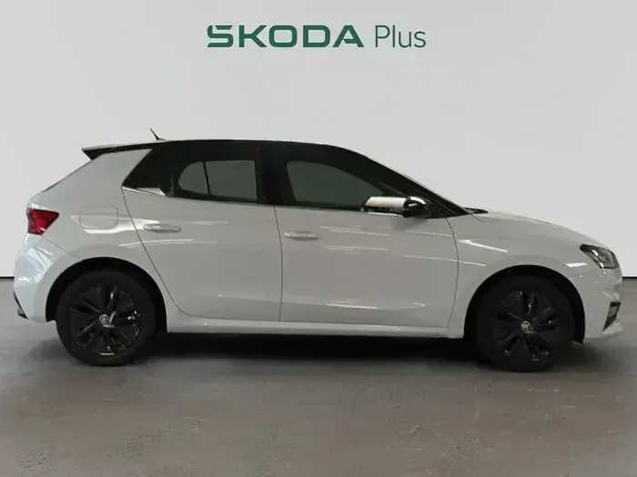 Usado Skoda Fabia Style 95 CV (69 kW) 2022 Blanco Utilitario