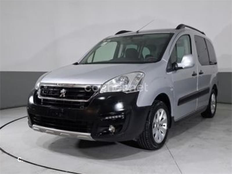 Usado Peugeot Partner Tepee Access 100 CV (73 kW) 2016 Gris / plata Monovolumen