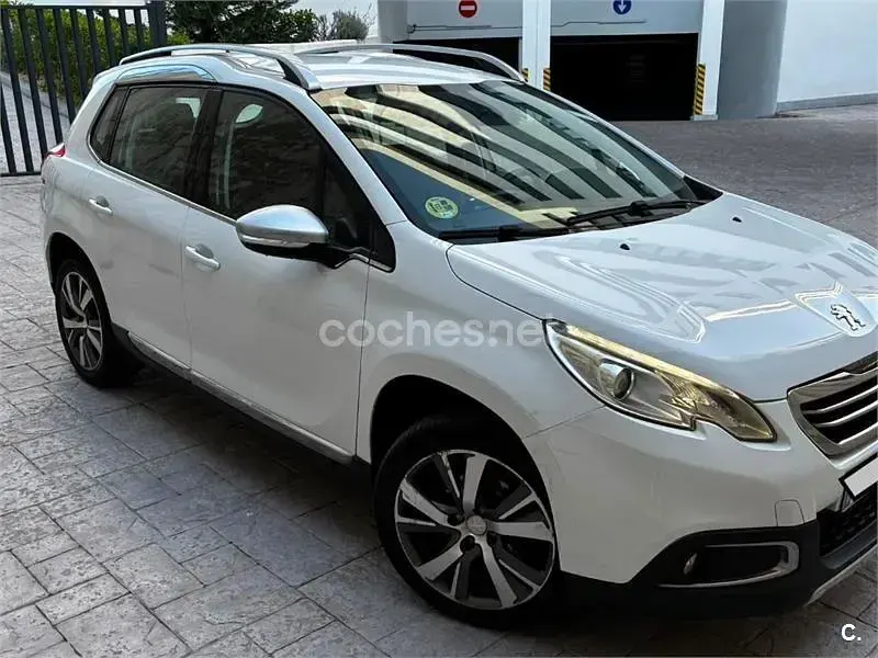 Usado Peugeot 2008 Allure 92 CV (67 kW) 2013 Blanco SUV