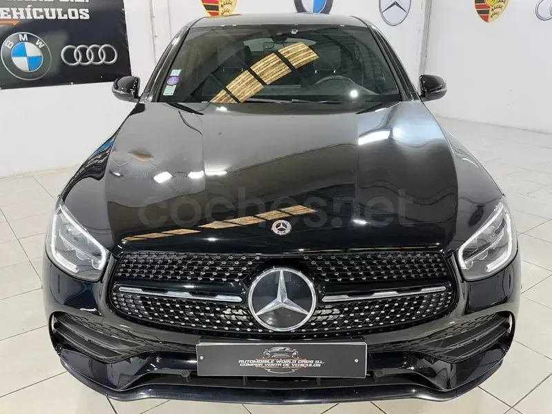 Usado Mercedes GLC300e 320 CV (235 kW) 2021 Negro Coupe