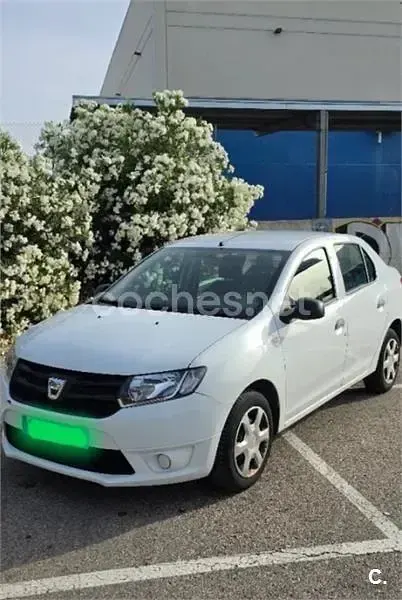 Usado Dacia Logan Ambiance 75 CV (55 kW) 2014 Blanco Berlina
