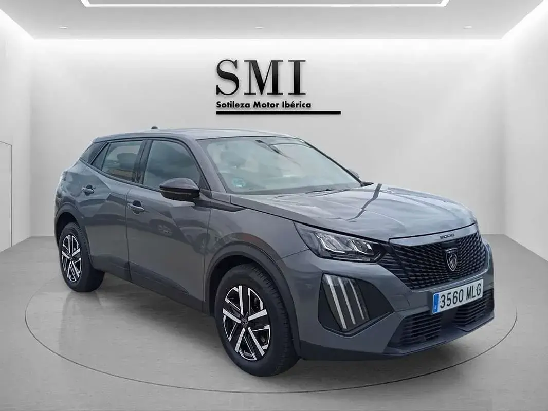 Usado Peugeot 2008 Active 102 CV (75 kW) 2023 Gris SUV
