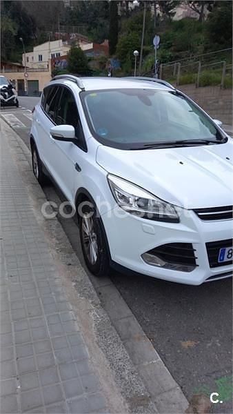 Usado Ford Kuga Titanium 150 CV (110 kW) 2015 Blanco SUV