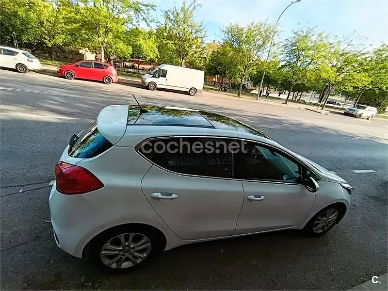 Usado Kia Ceed 100 CV (73 kW) 2012 Blanco Utilitario