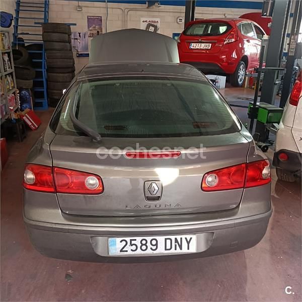 Gris / plata Usado 2005 Renault Laguna II Privilege Berlina | 2000 € (Precio justo) - Imagen 1/4