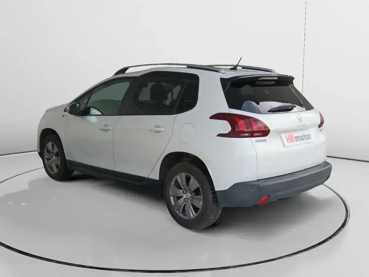 Usado Peugeot 2008 Style 110 CV (80 kW) 2017 Blanco SUV