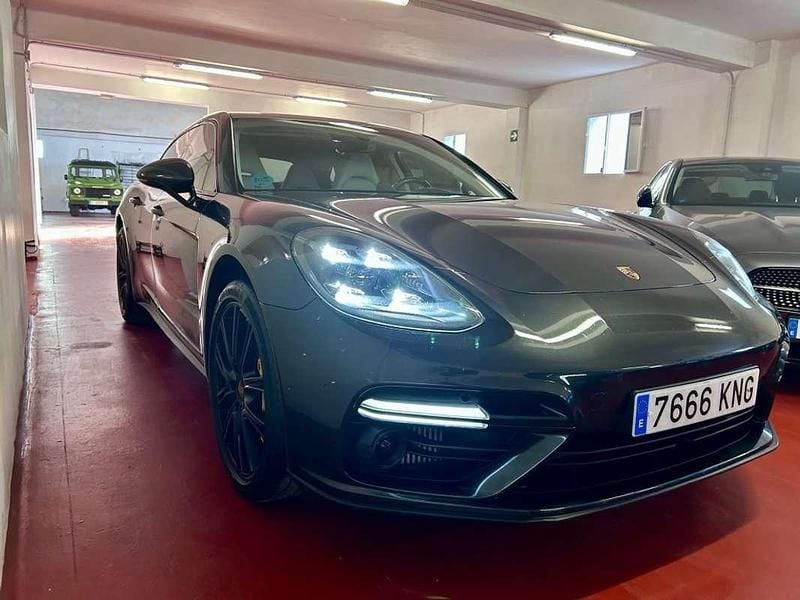 Usado Porsche Panamera Sport Turismo 549 CV (403 kW) 2019 Gris Familiar