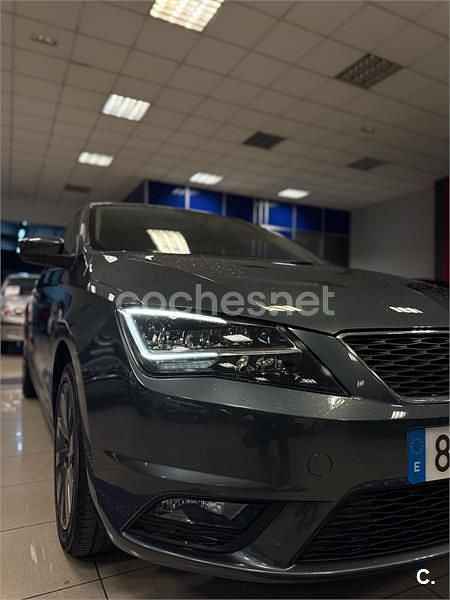 Usado Seat Toledo I-Tech 105 CV (77 kW) 2015 Gris / plata Utilitario