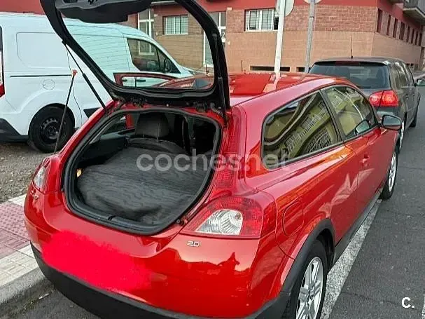 Usado Volvo C30 Kinetic 145 CV (106 kW) 2008 Rojo Utilitario