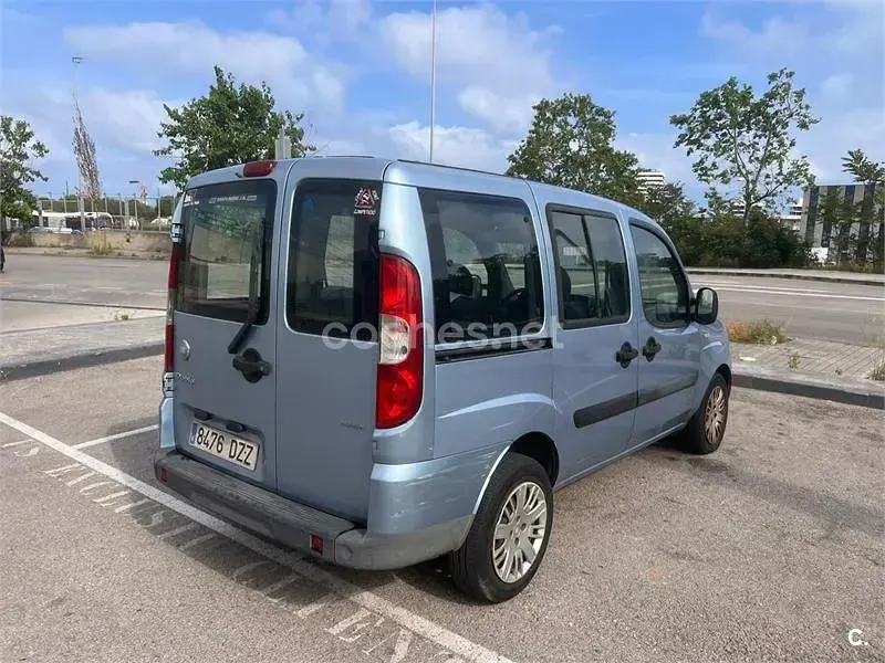 Usado Fiat Doblò Dynamic 105 CV (77 kW) 2009 Azul Monovolumen