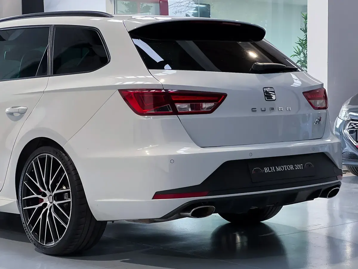 Usado Seat Leon ST CUPRA 280 CV (205 kW) 2015 Blanco Familiar
