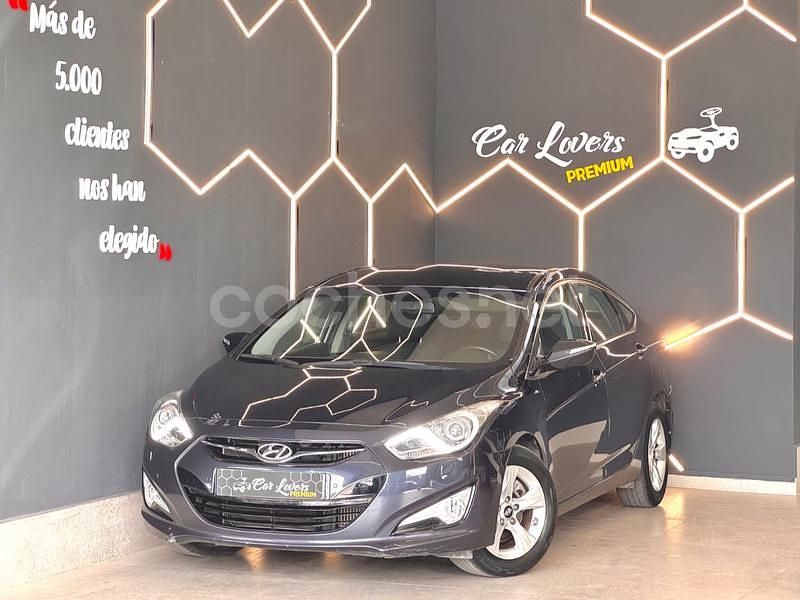 Usado Hyundai i40 136 CV (100 kW) 2014 Gris / plata Berlina