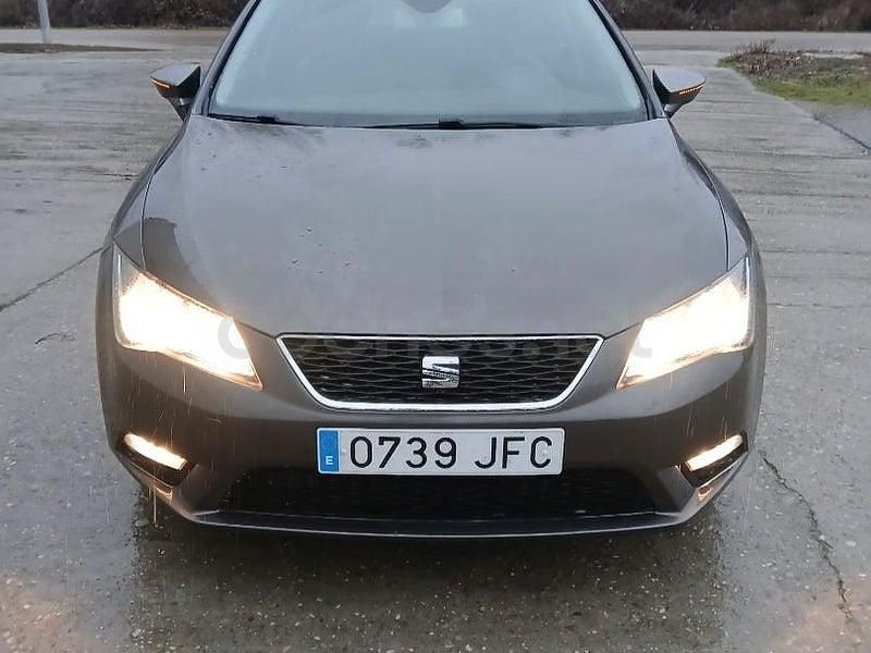 Usado Seat Leon Style 110 CV (80 kW) 2016 Gris / plata Berlina