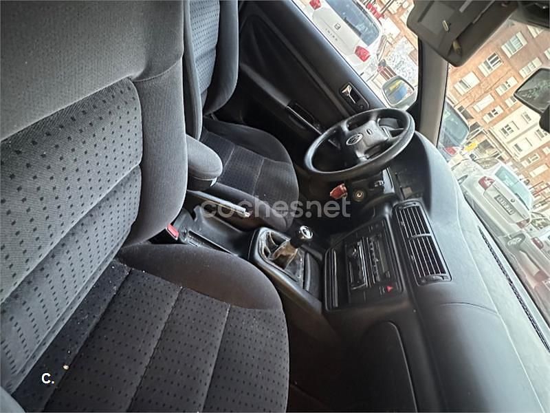 Usado VW Passat Trendline 125 CV (91 kW) 2000 Blanco Berlina