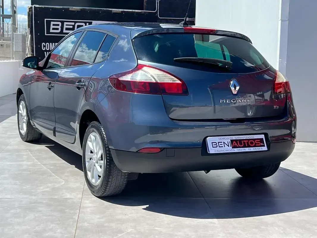 Usado Renault Mégane III Intens 116 CV (85 kW) 2015 Gris Utilitario