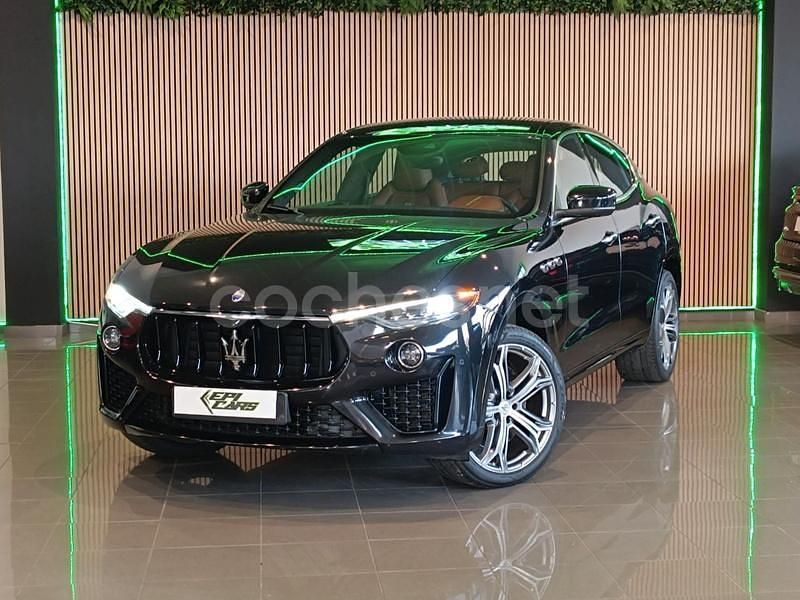 Usado Maserati Levante 350 CV (257 kW) 2019 Gris / plata SUV