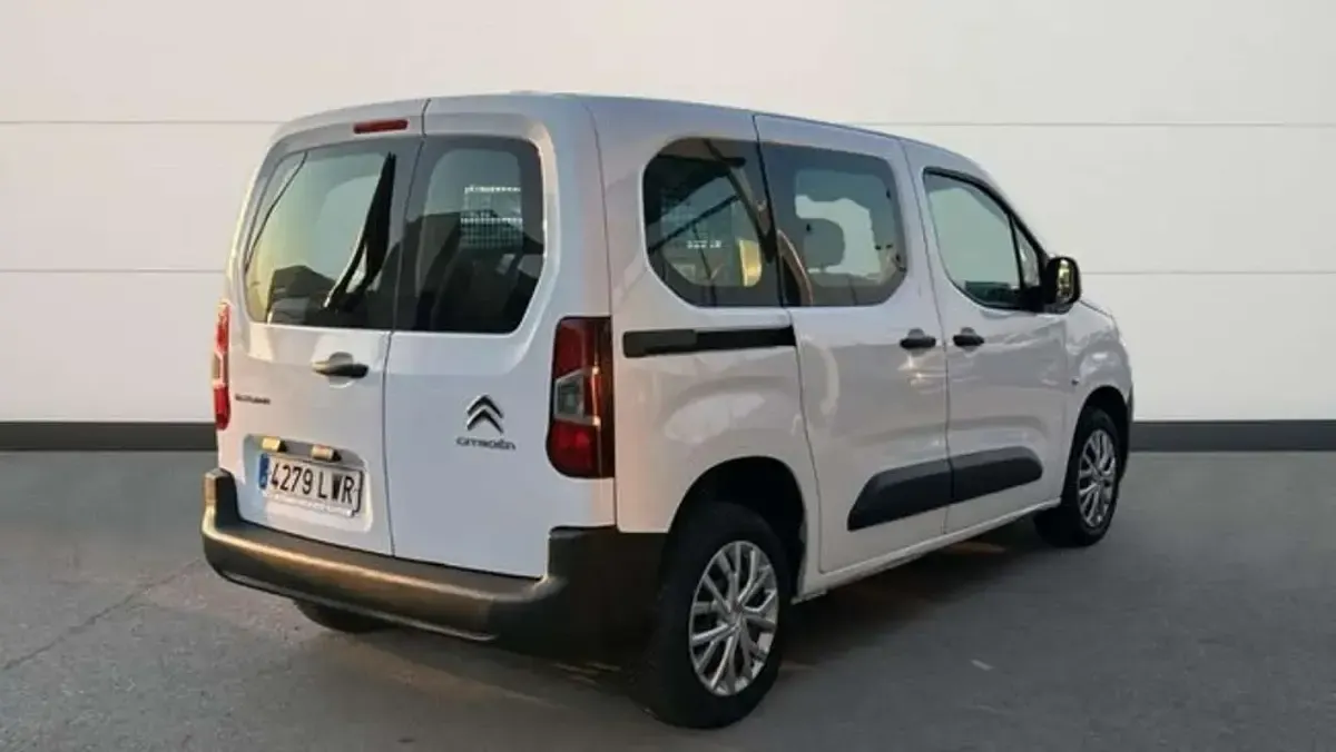Usado Citroën Berlingo Live 102 CV (75 kW) 2022 Blanco Monovolumen