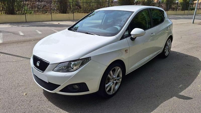 Usado Seat Ibiza Sport 105 CV (77 kW) 2010 Blanco Utilitario