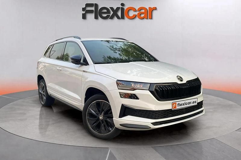 Blanco Usado 2022 Skoda Karoq SportLine SUV | 23.590 € (Precio justo) - Imagen 1/4