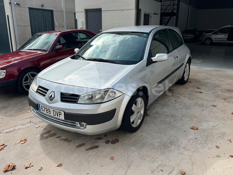 Gris / plata Usado 2005 Renault Mégane II Berlina | 2990 € (Precio justo) - Imagen 1/4