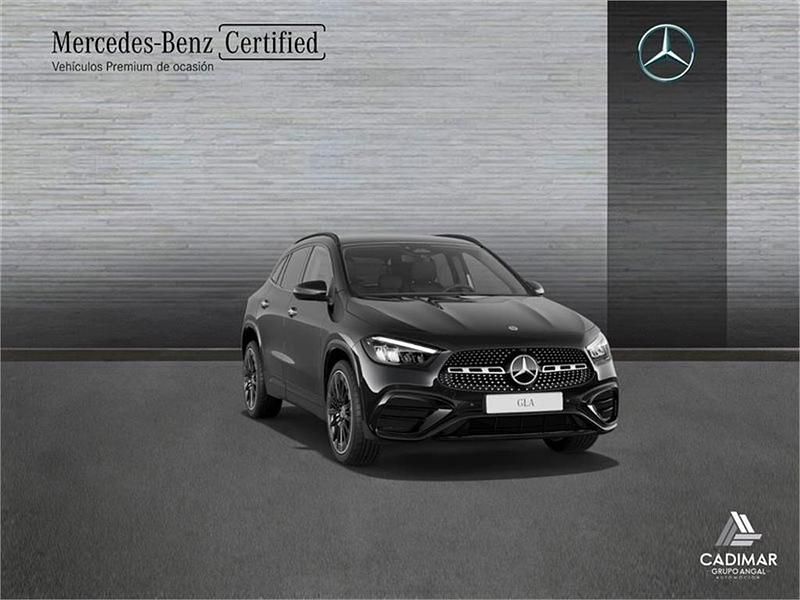 Negro cosmos Nuevo 2024 Mercedes GLA200 AMG line SUV | 49.900 € (Precio justo) - Imagen 1/4
