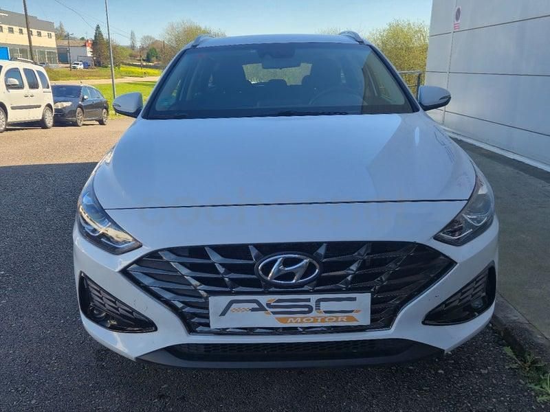 Usado Hyundai i30 116 CV (85 kW) 2021 Blanco Familiar