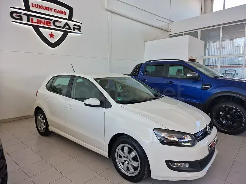 Usado VW Polo 75 CV (55 kW) 2013 Blanco Utilitario