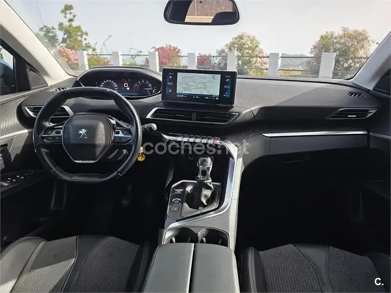 Usado Peugeot 3008 Allure 130 CV (95 kW) 2021 Azul SUV