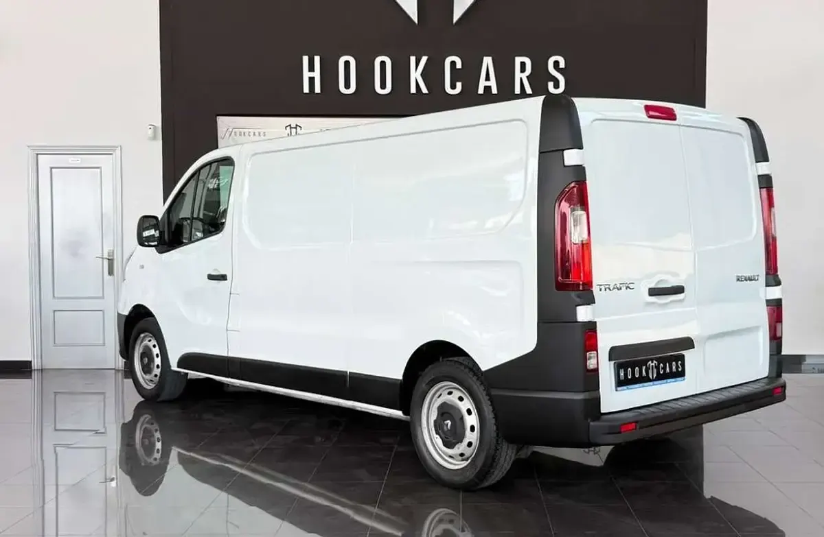 Usado Renault Trafic 95 CV (69 kW) 2019 Blanco Monovolumen